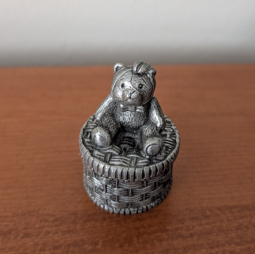 Pewter lost tooth holder size 1 and 1/4 in by 2 in